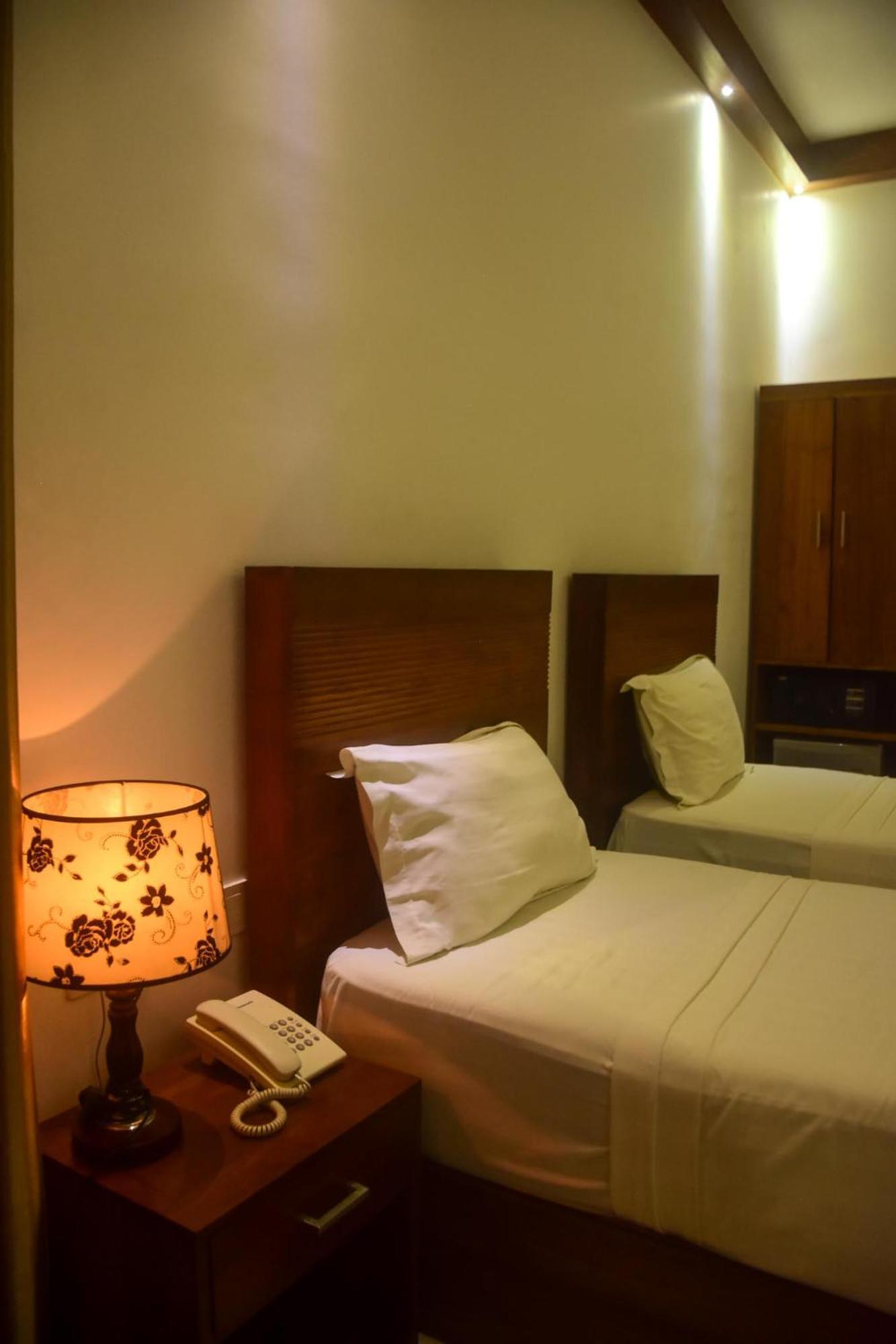 Elephant Eye Hotel Tissamaharama Bagian luar foto