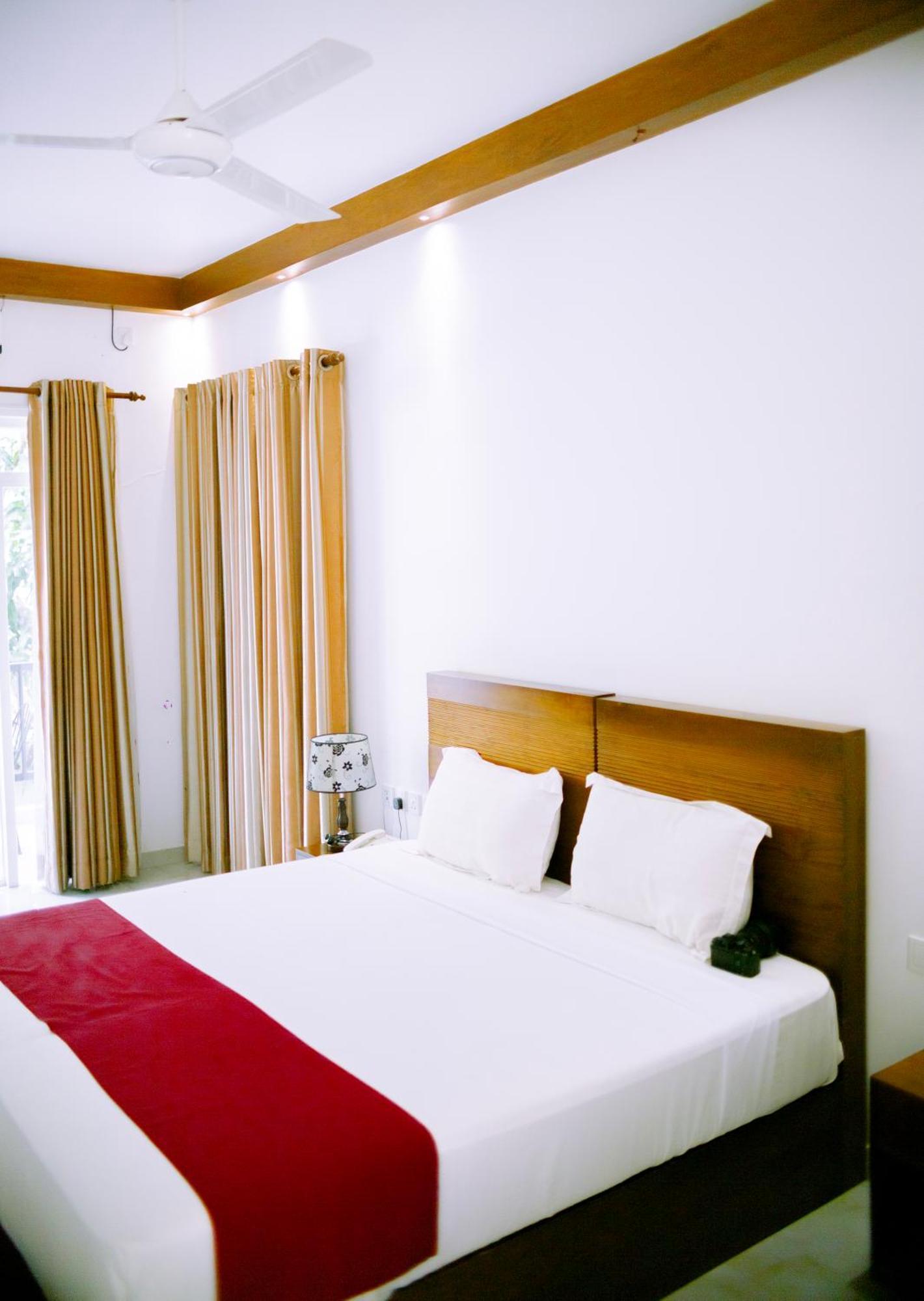 Elephant Eye Hotel Tissamaharama Bagian luar foto
